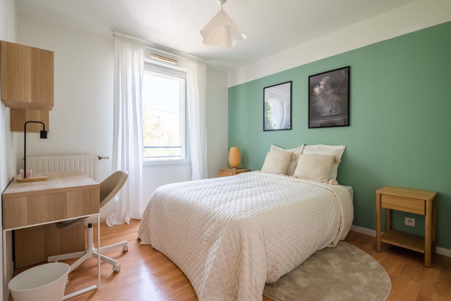 Move into this 11 m² bedroom