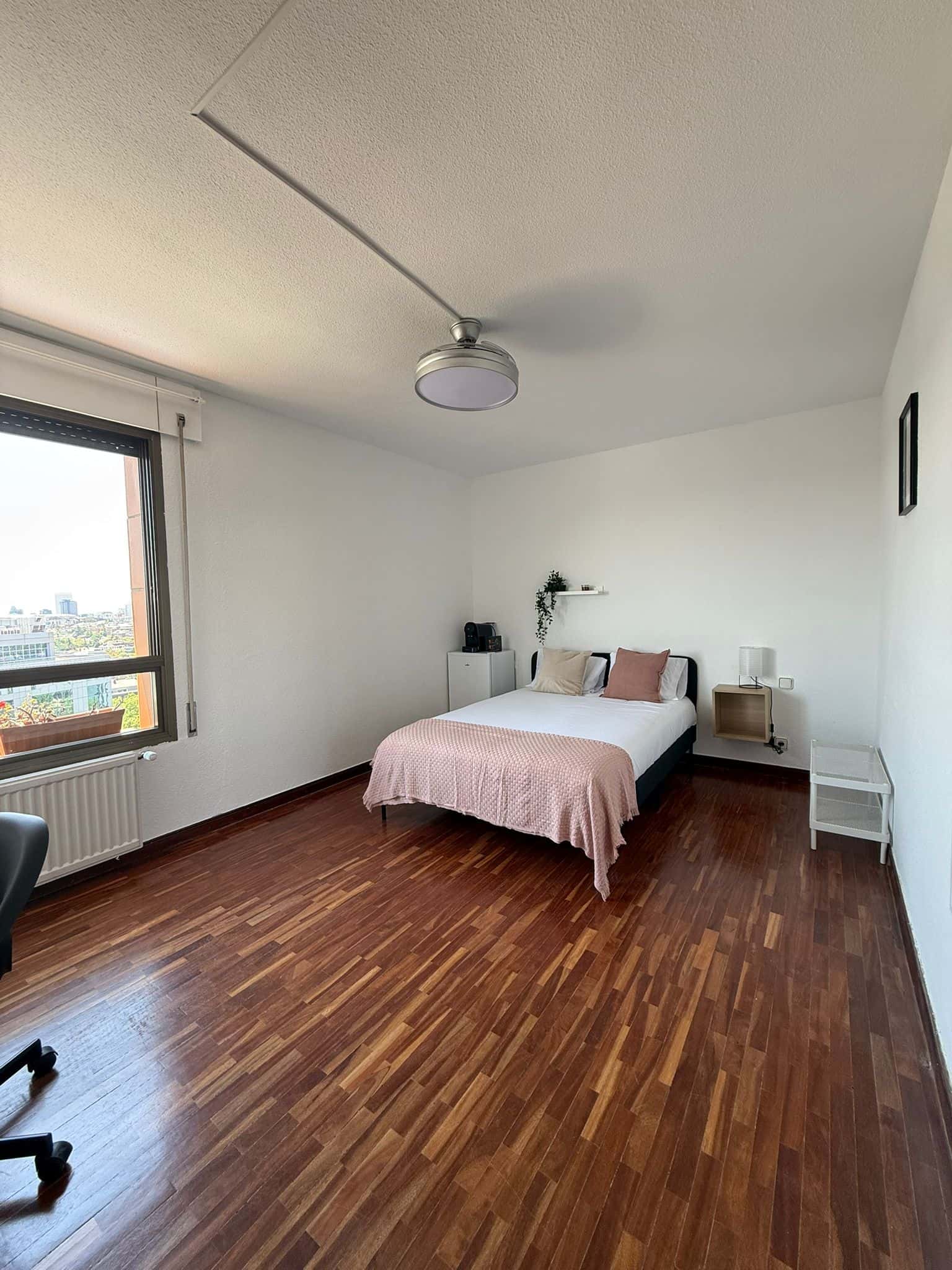 Room CMS48R6