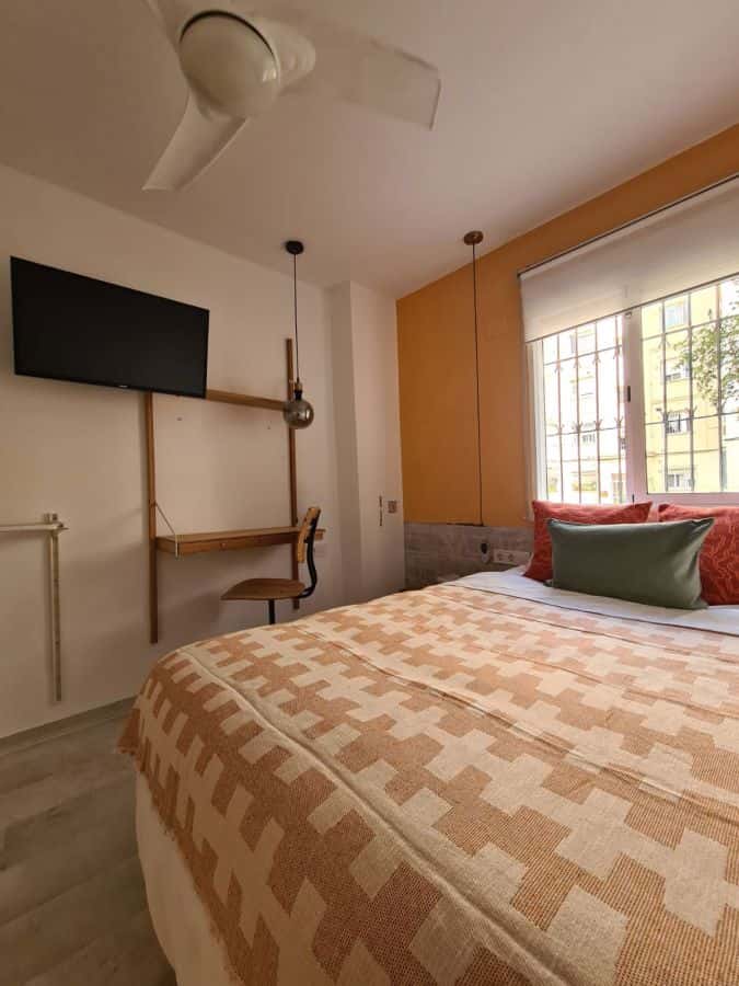 Habitación en piso de 4 habitaciones en Algirós