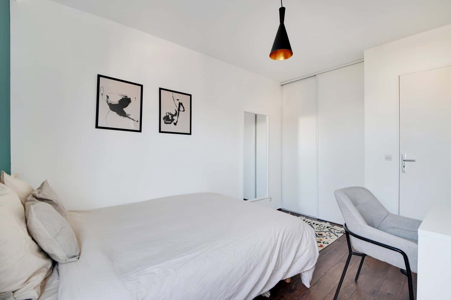 Move into this 10 m² room