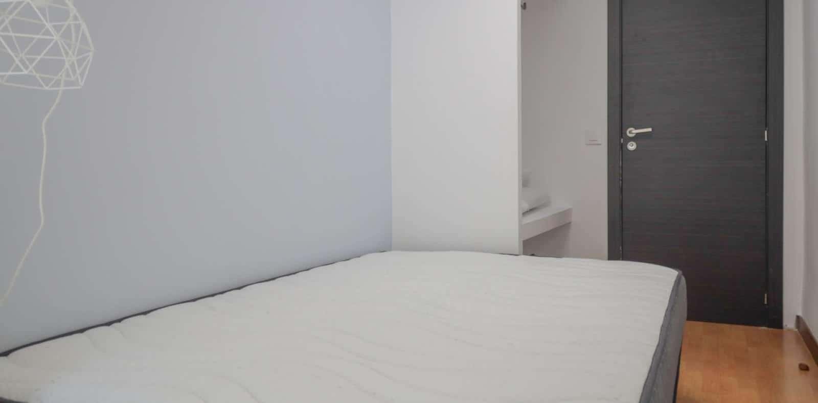Double bed in Rooms for rent in 5-bedroom apartment in La Elipa