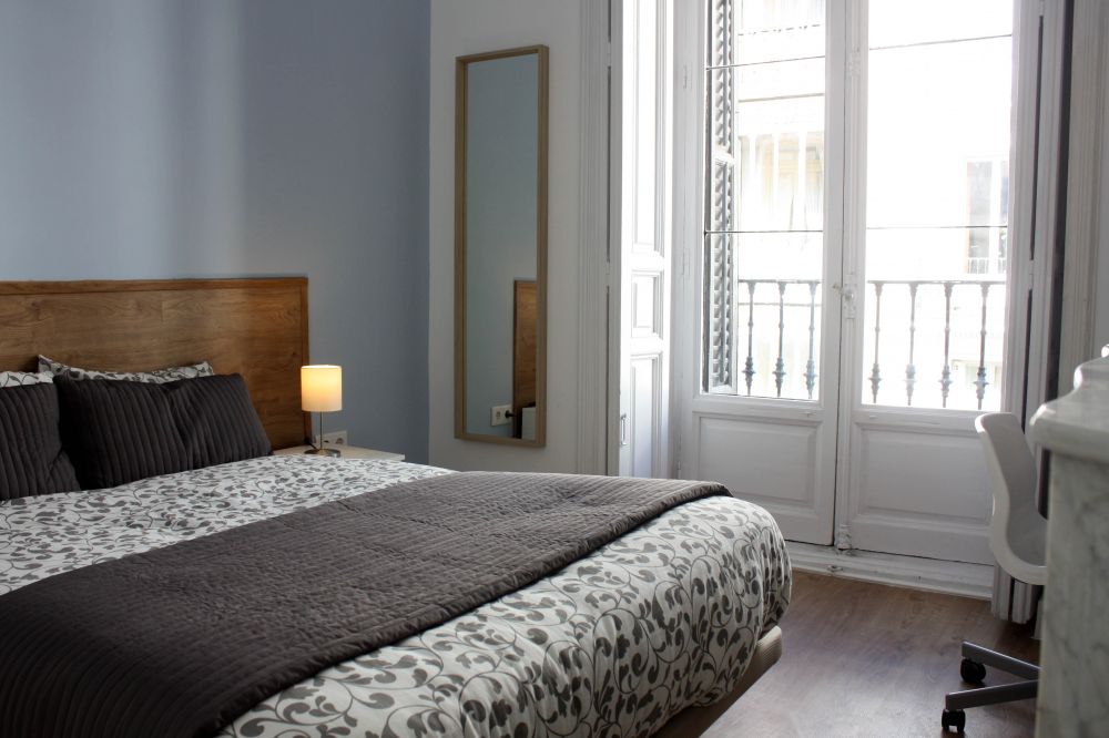 Habitación con balcón en Calle Valenzuela