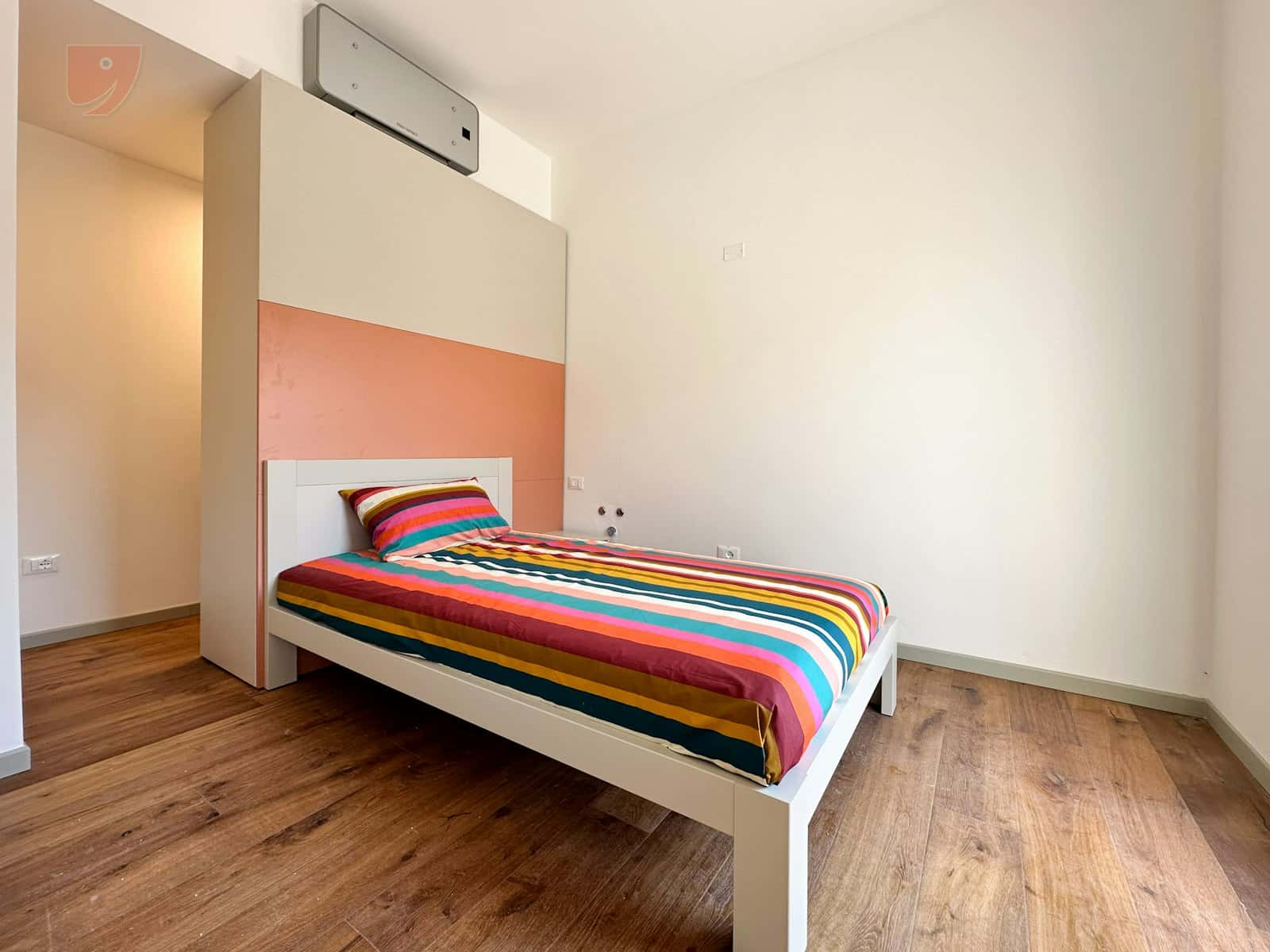 Quarto em Via Montebello, Ferrara para 37 m² com 2 quartos