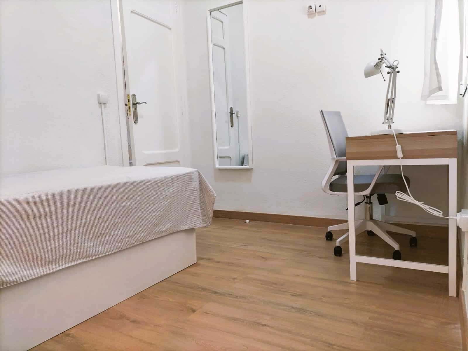 Habitacion privada en Carrer de l'Olivereta , Valencia