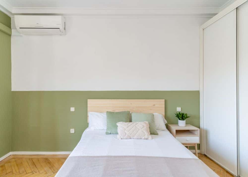 Hermosa habitación doble con aire acondicionado en Av. América.