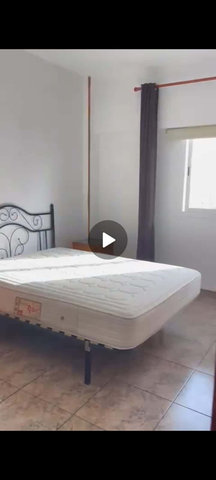 Room in Calle Juan B Melo, Las Palmas de Gran Canaria for 90 m² with 5 bedrooms