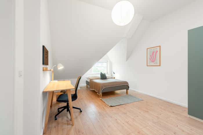 Listing photo thumbnail