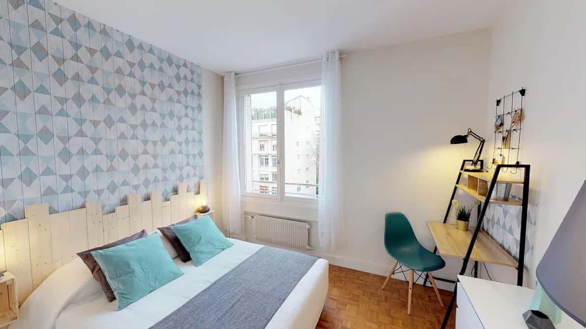 Room in Rue Claude Lorrain, Paris for 128 m² with 5 bedrooms