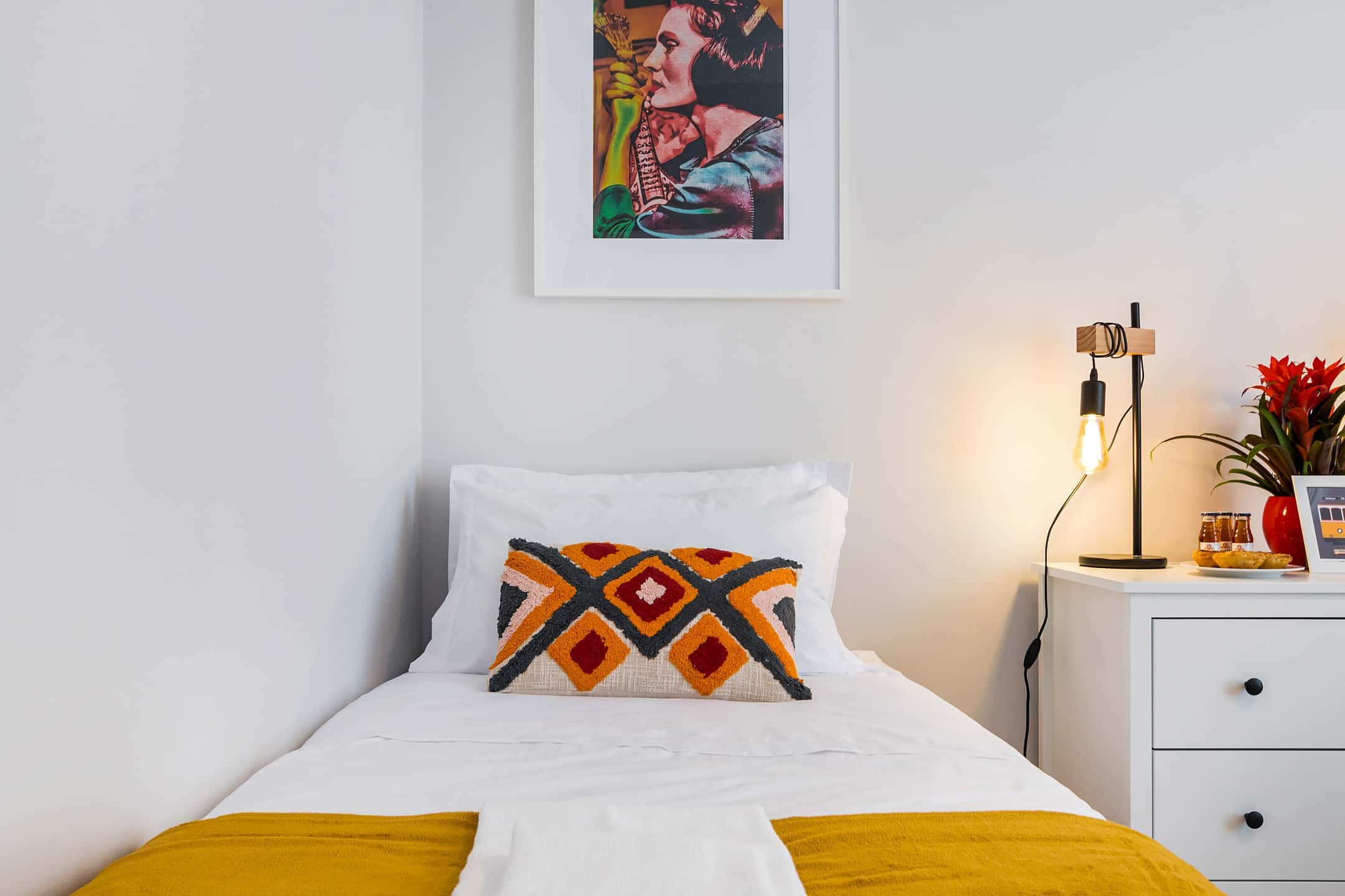Room in a 5-bedroom apartment in Rua António Pedro, Lisbon - Alfama Fado Room