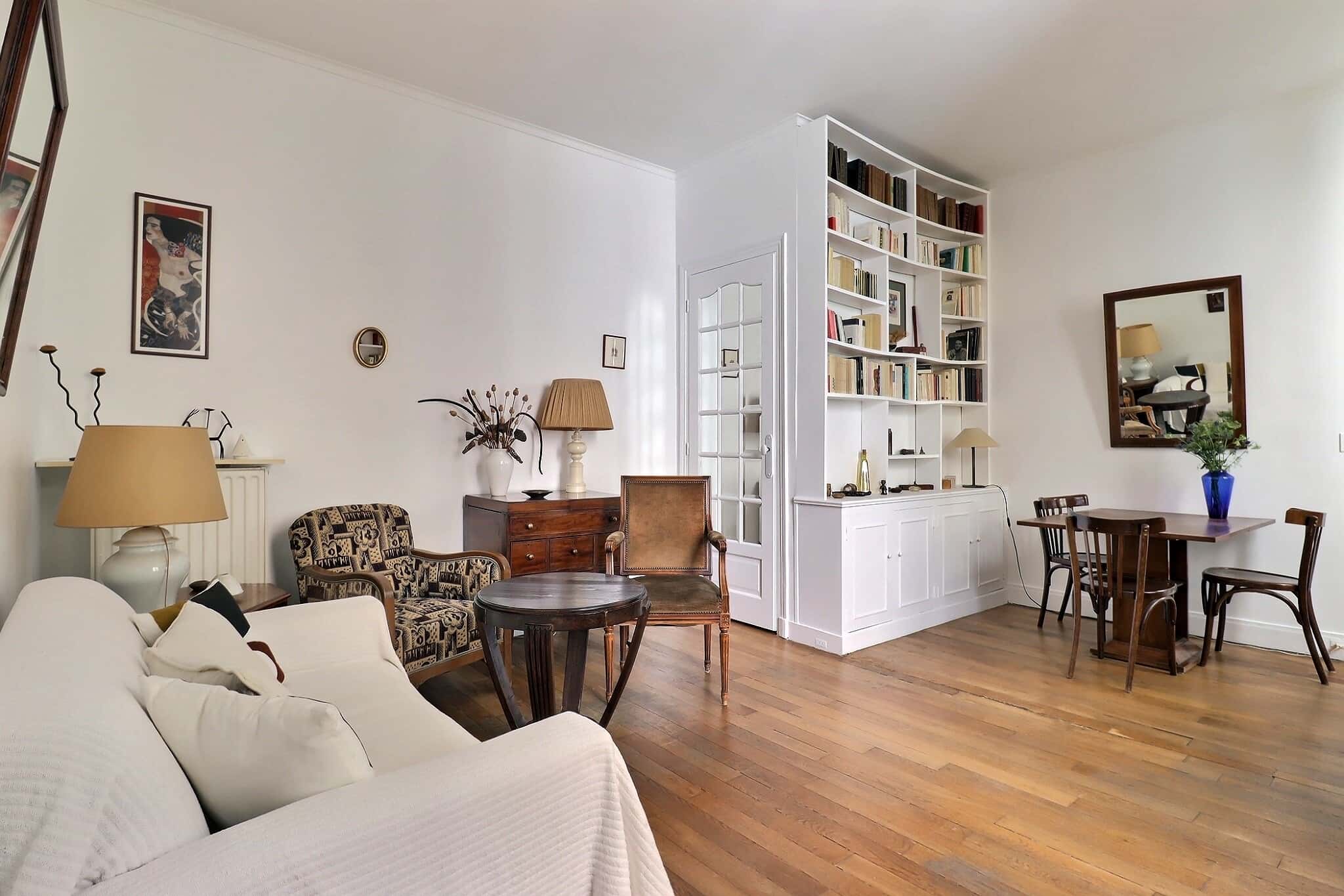 Location Appartement meublé 1 chambre - 45m² - Montmartre / Place des Abbesses - Paris