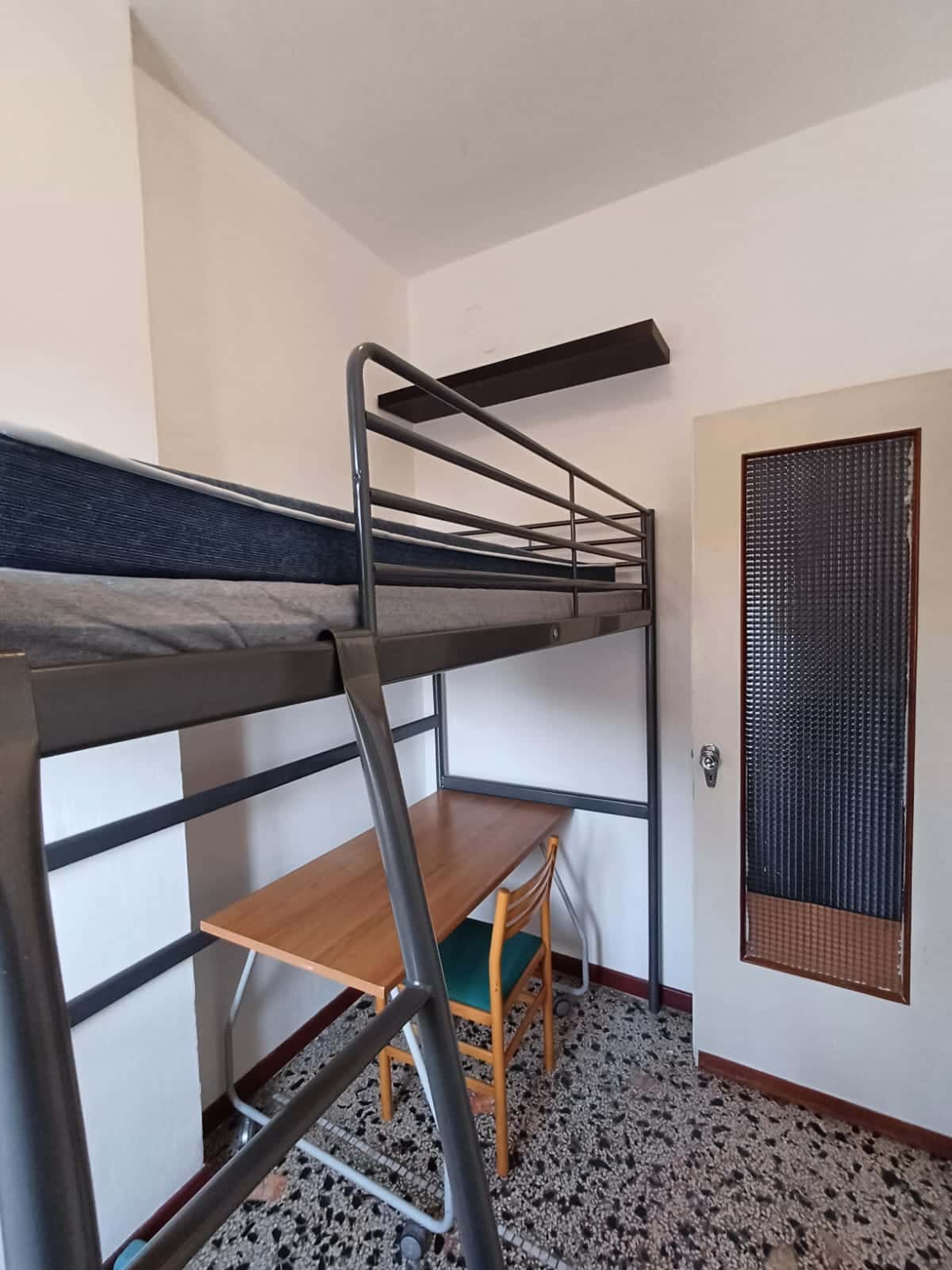 Stanza in Via Lodovico Pavoni, Brescia di 120 m² con 5 camere