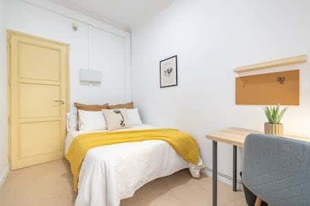 Room 3 - Calle de la Princesa, 29