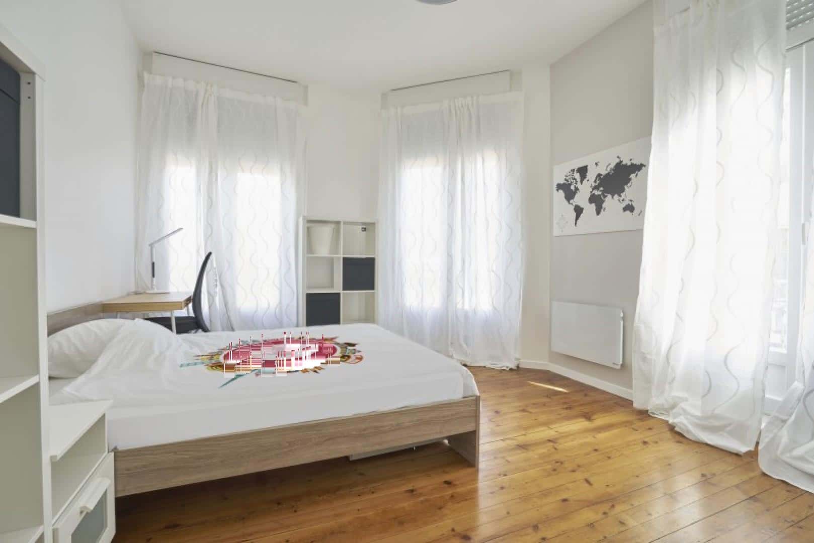 Chambre 2 - GAMBETTA L