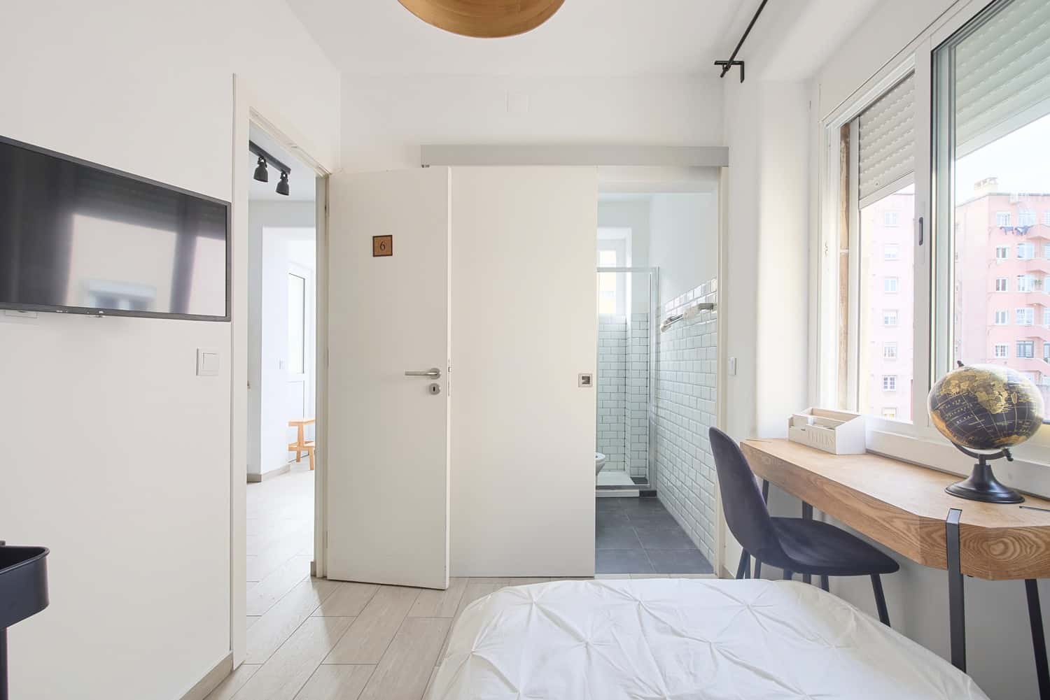 Room 6 - 21. São João Deus 5 4E