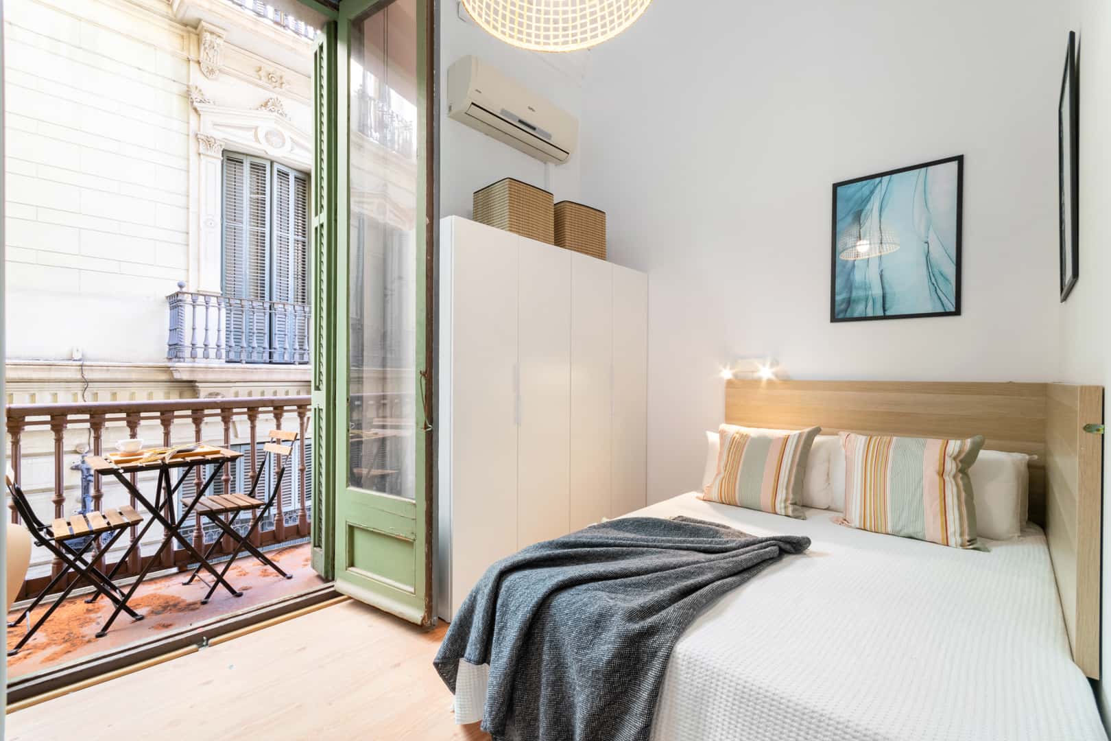 H8 cama doble y terraza