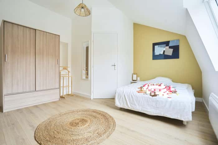 Listing photo thumbnail