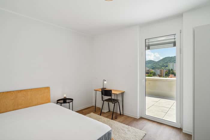 Listing photo thumbnail