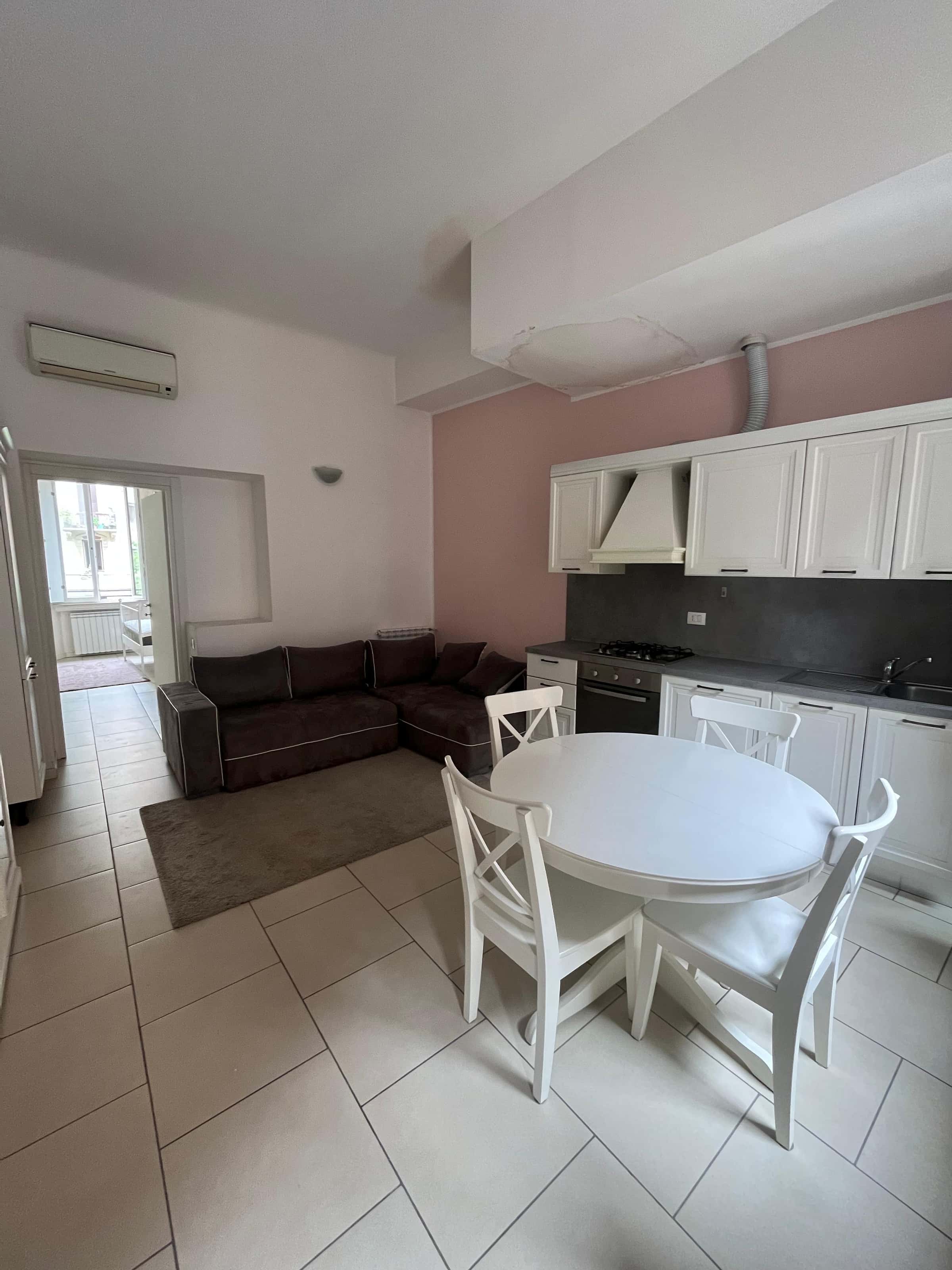 Bilocale Isola - Via Garigliano