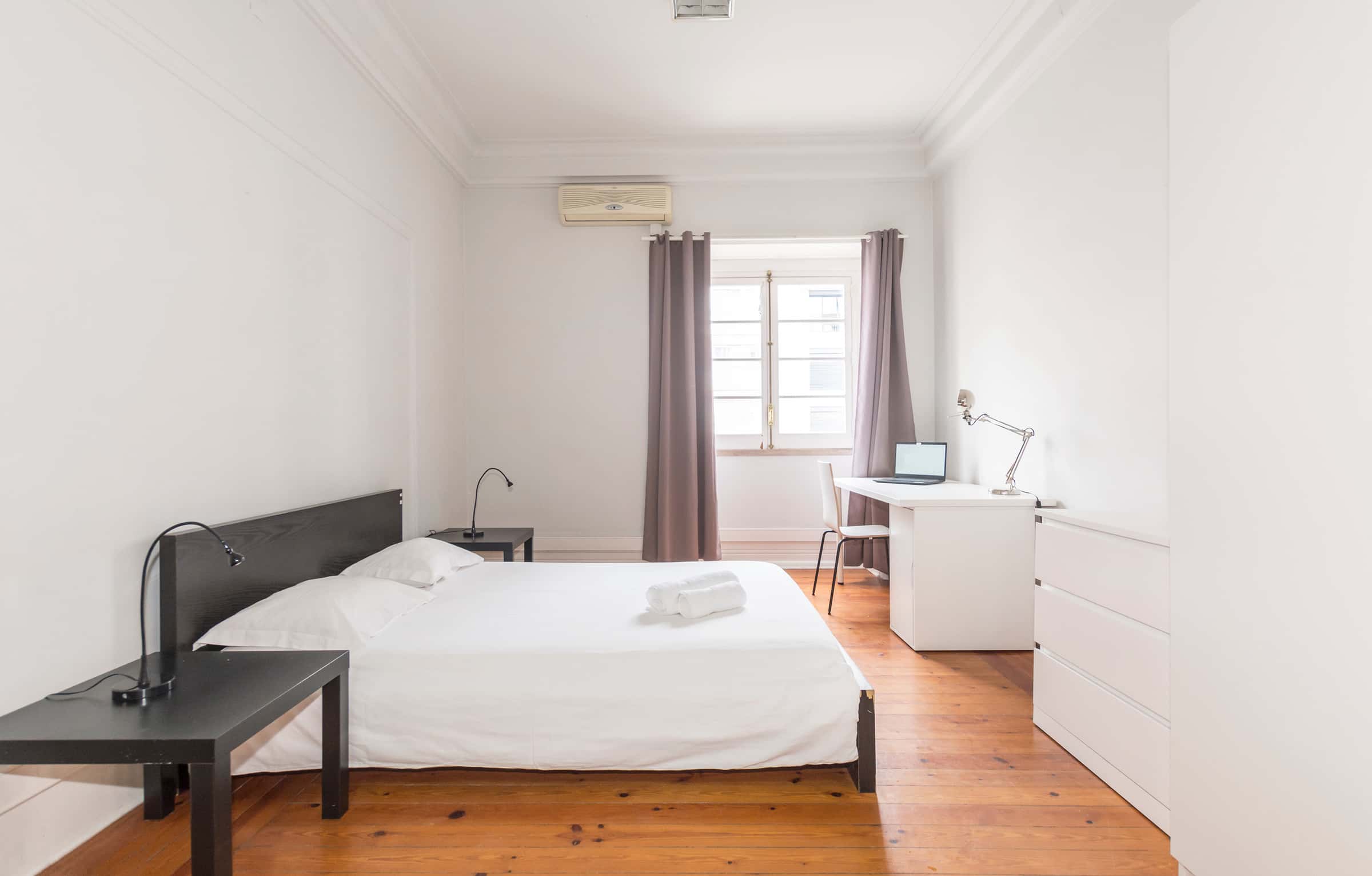 Avenida António Augusto de Aguiar (Students only)