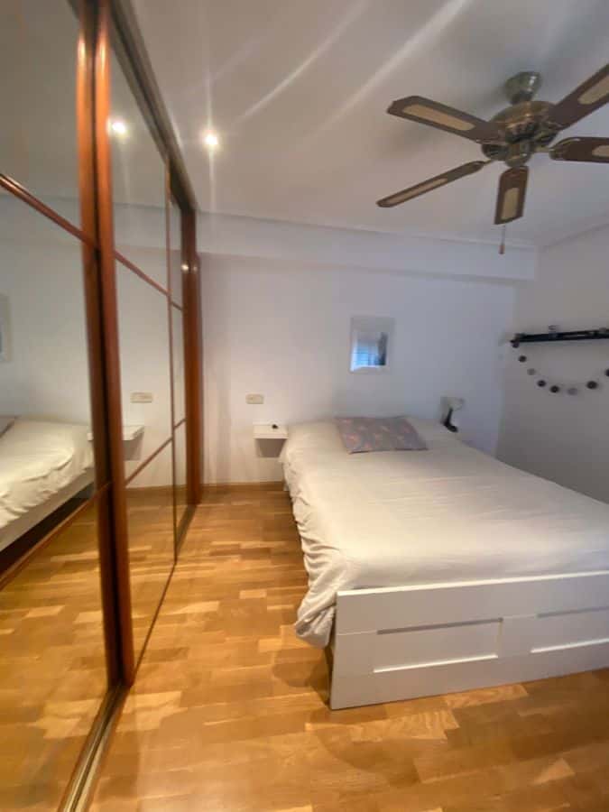 Habitación en piso de 3 habitaciones en Rascaña