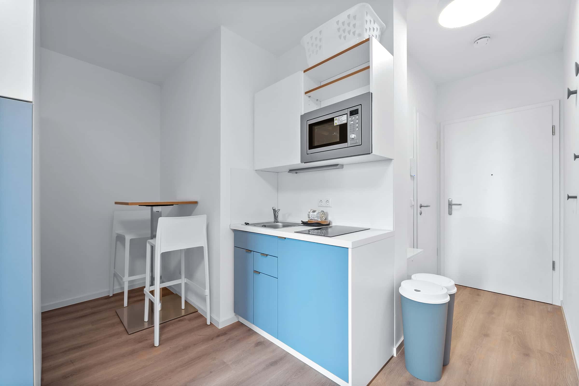 Fully furnished studio with terrace suitable for a couple 4