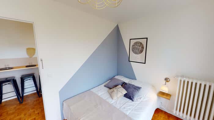 Listing photo thumbnail