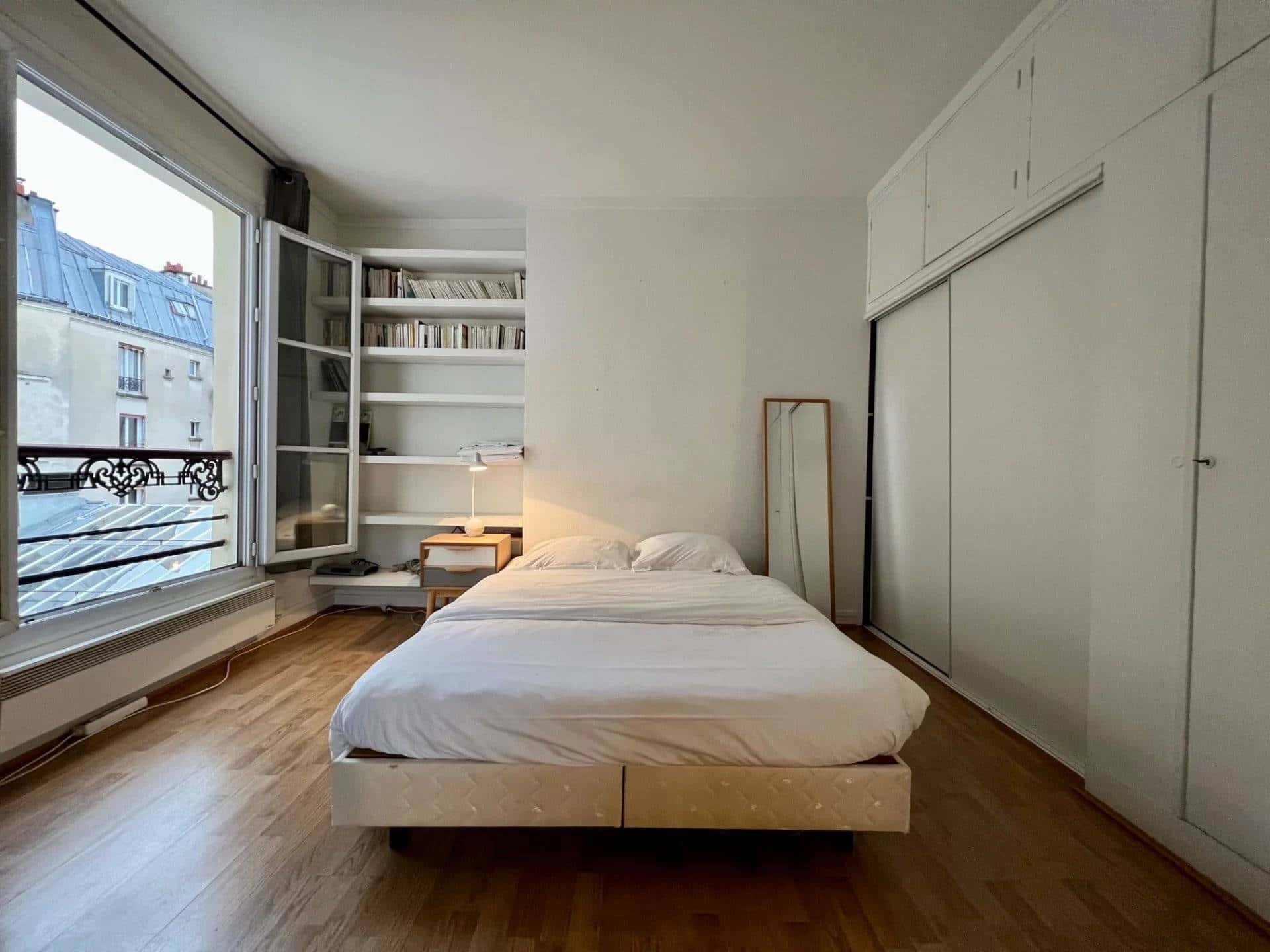 Grand studio Canal Saint-Martin