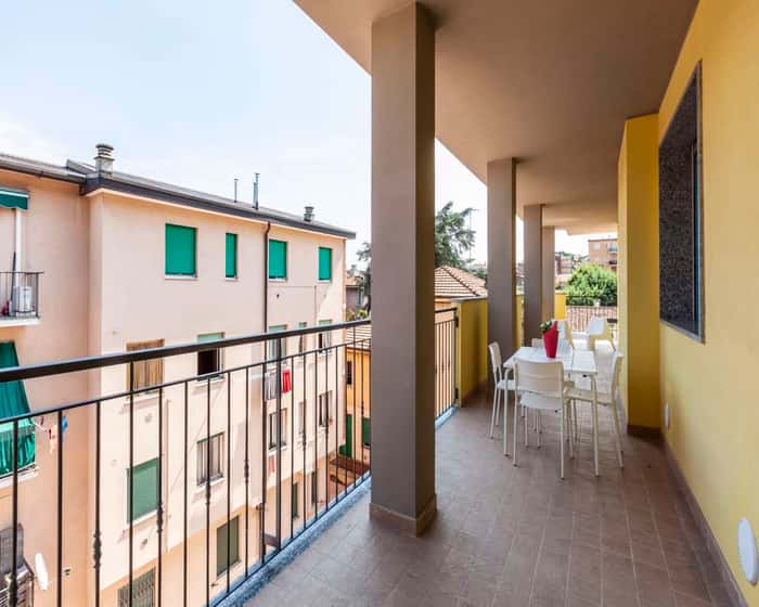 Listing photo thumbnail