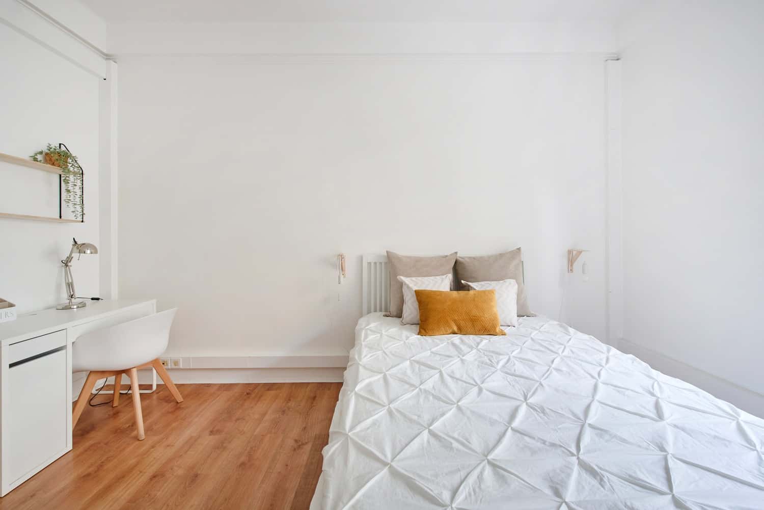 Room 8 - 37. Sidonio Pais nr 24 1E