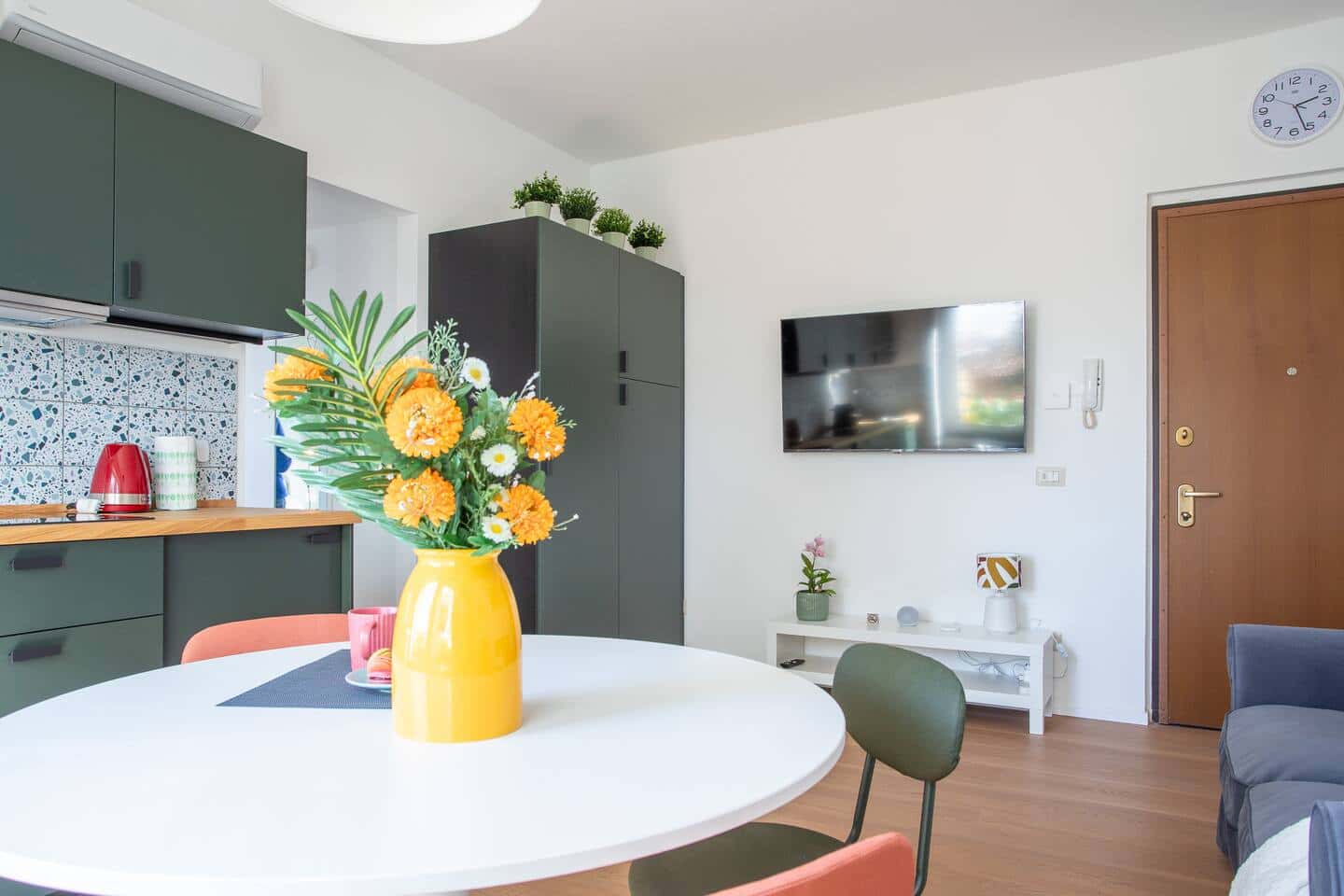 Nice new apartment with PARKING