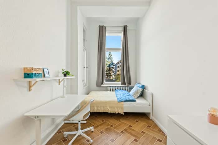 Listing photo thumbnail