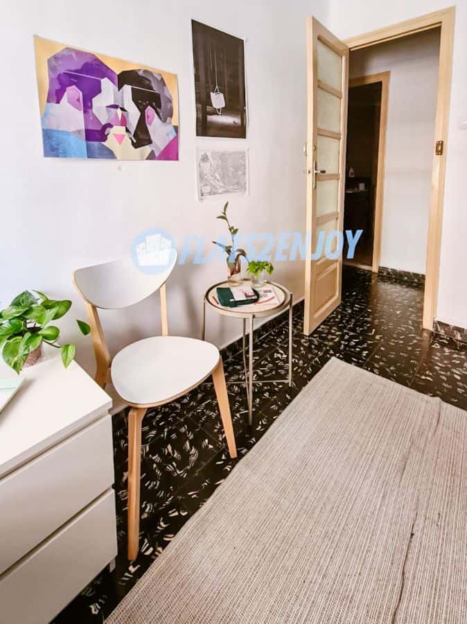 Habitación en piso de 4 habitaciones en Eixample