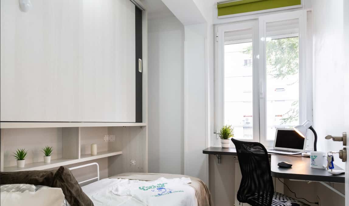 Habitacion privada en Santo Angel de la Guarda, Madrid