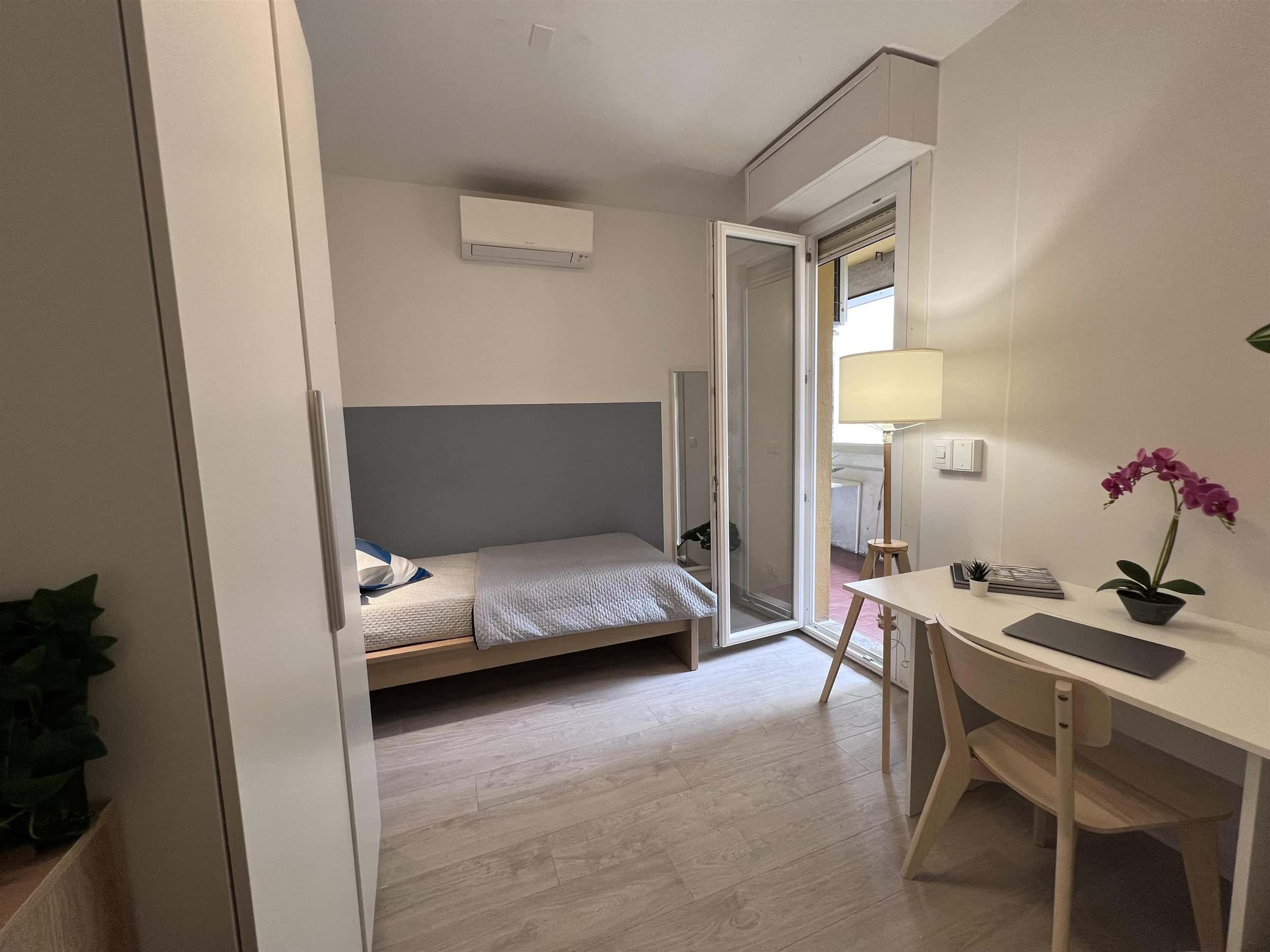 Via Genova 19 - Stanza 206