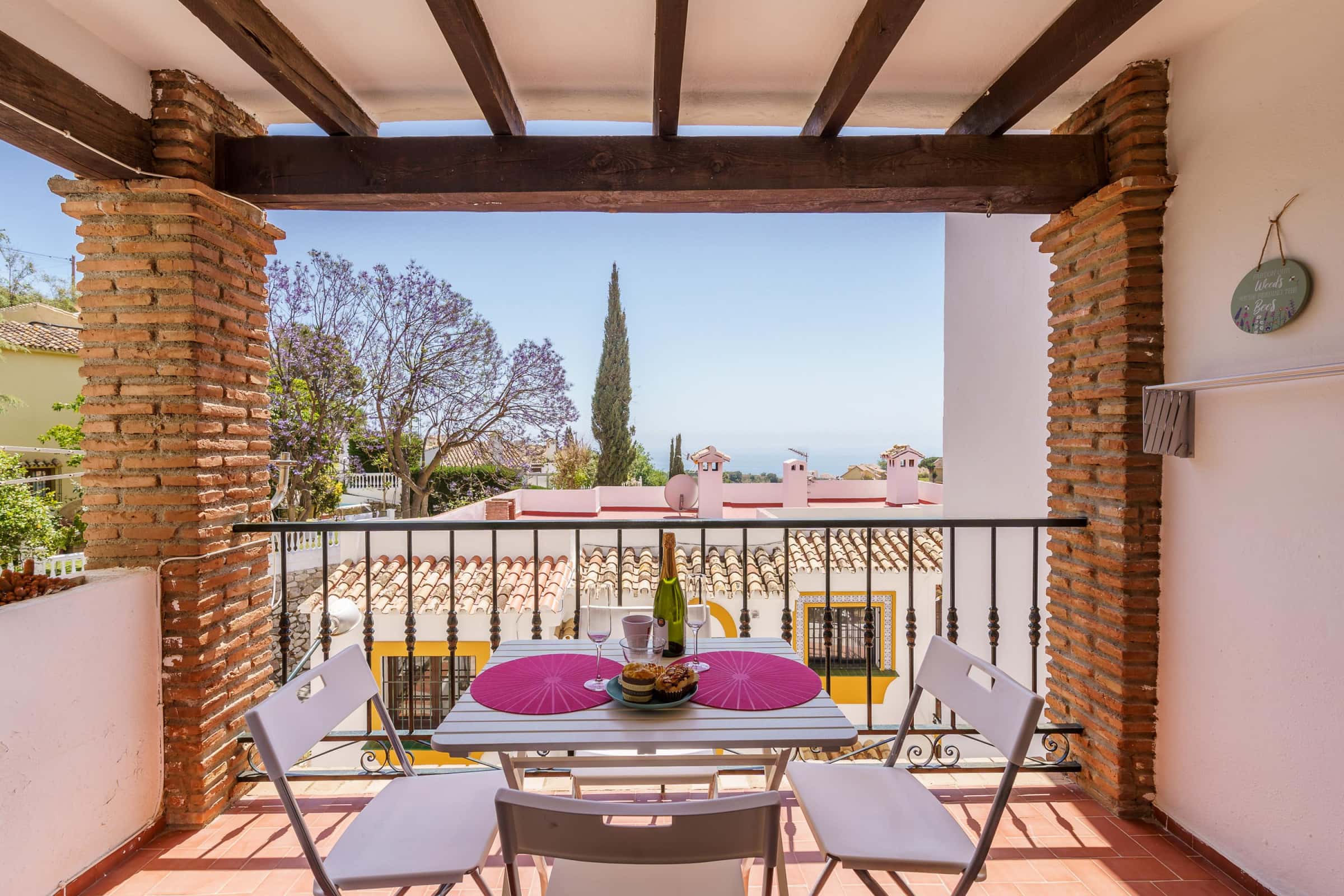 Sunny Tranquility With Pool