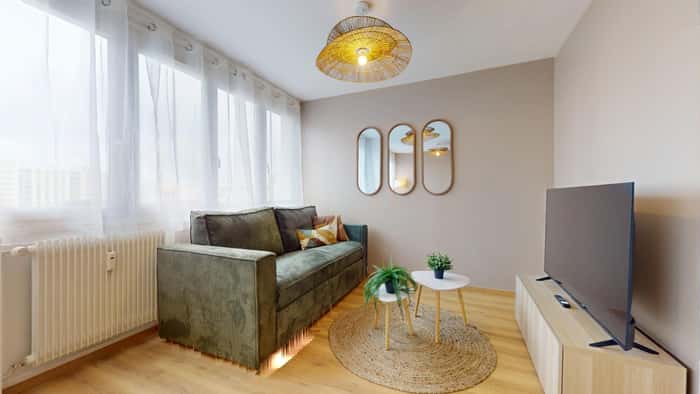 Listing photo thumbnail