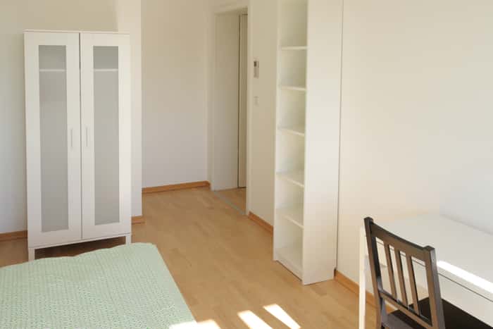 Listing photo thumbnail