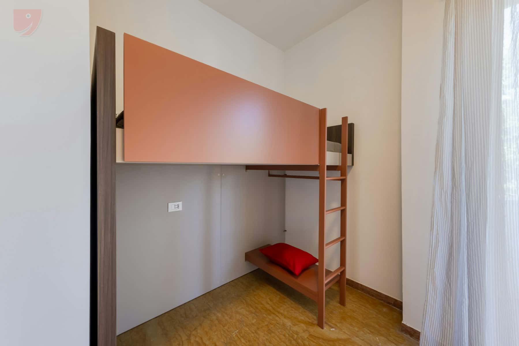 Stanza in Via Giuseppe Compagnoni, Ferrara di 172 m² con 9 camere