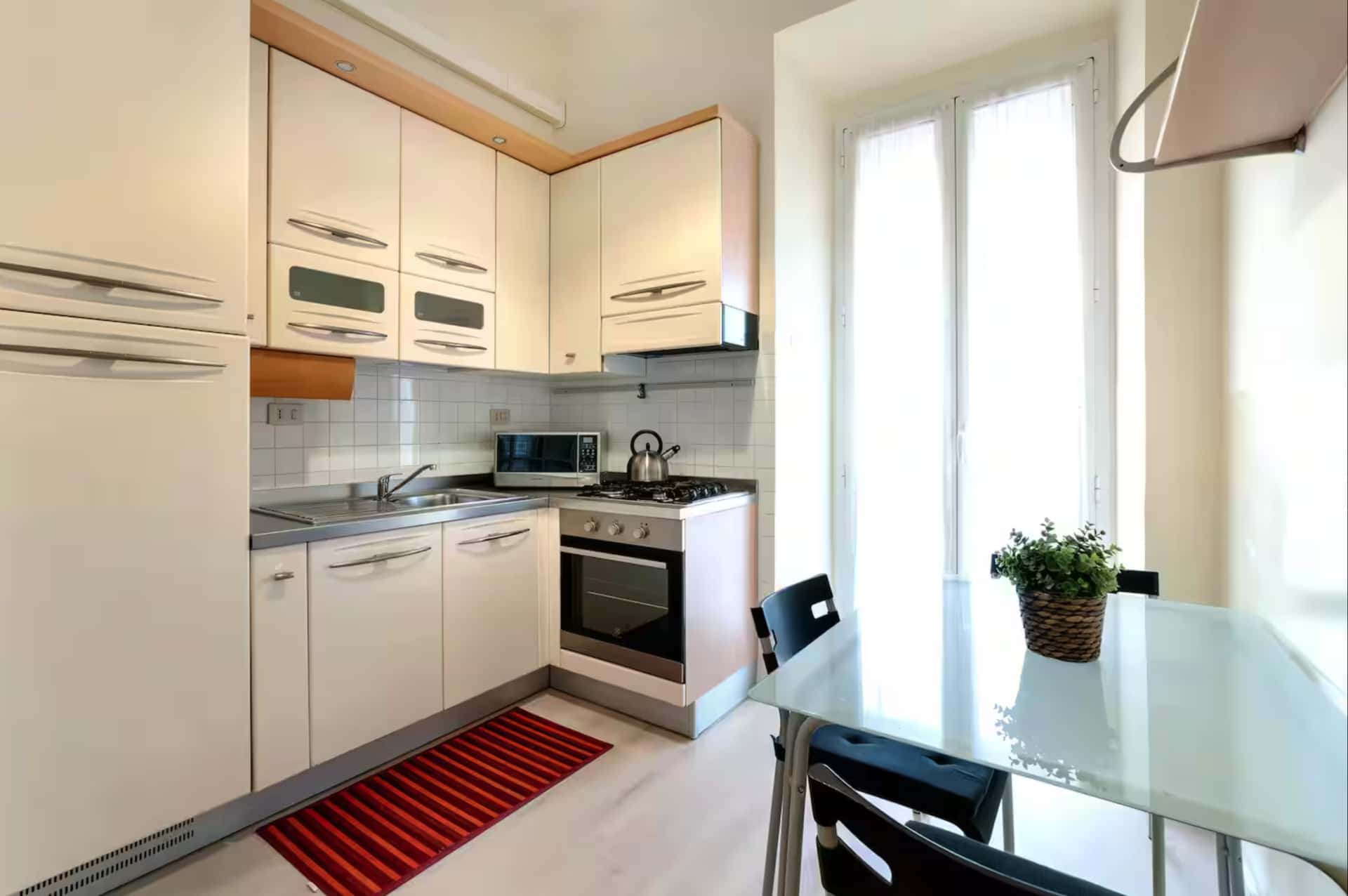 005 - Labicana - Sunny flat in elegant building close to Colosseum