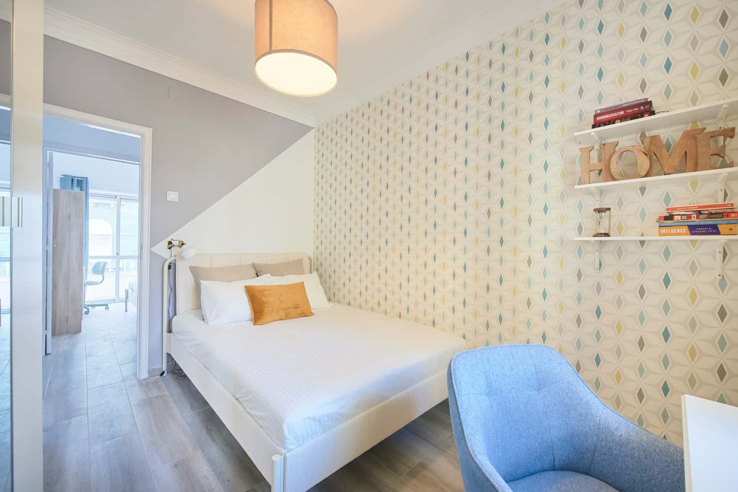 Room 4 - 207. R.António Aleixo 39 3D