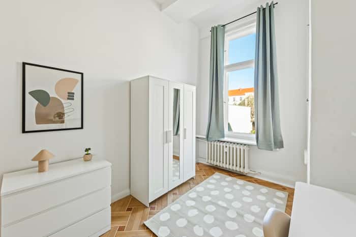 Listing photo thumbnail