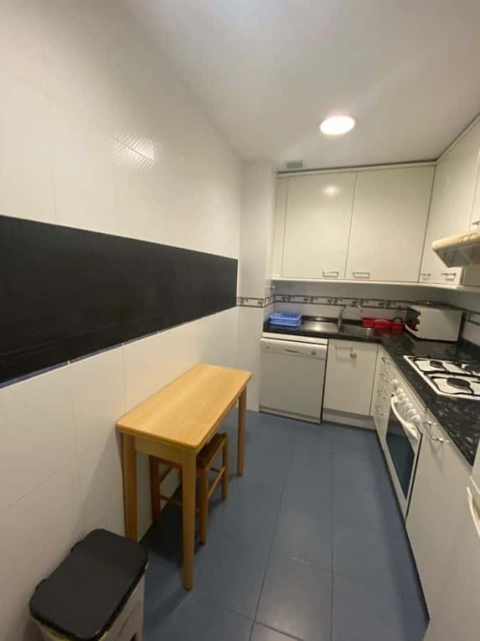Habitación en piso de 4 habitaciones en Jesús