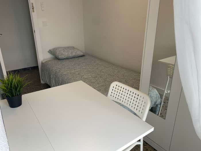 Listing photo thumbnail