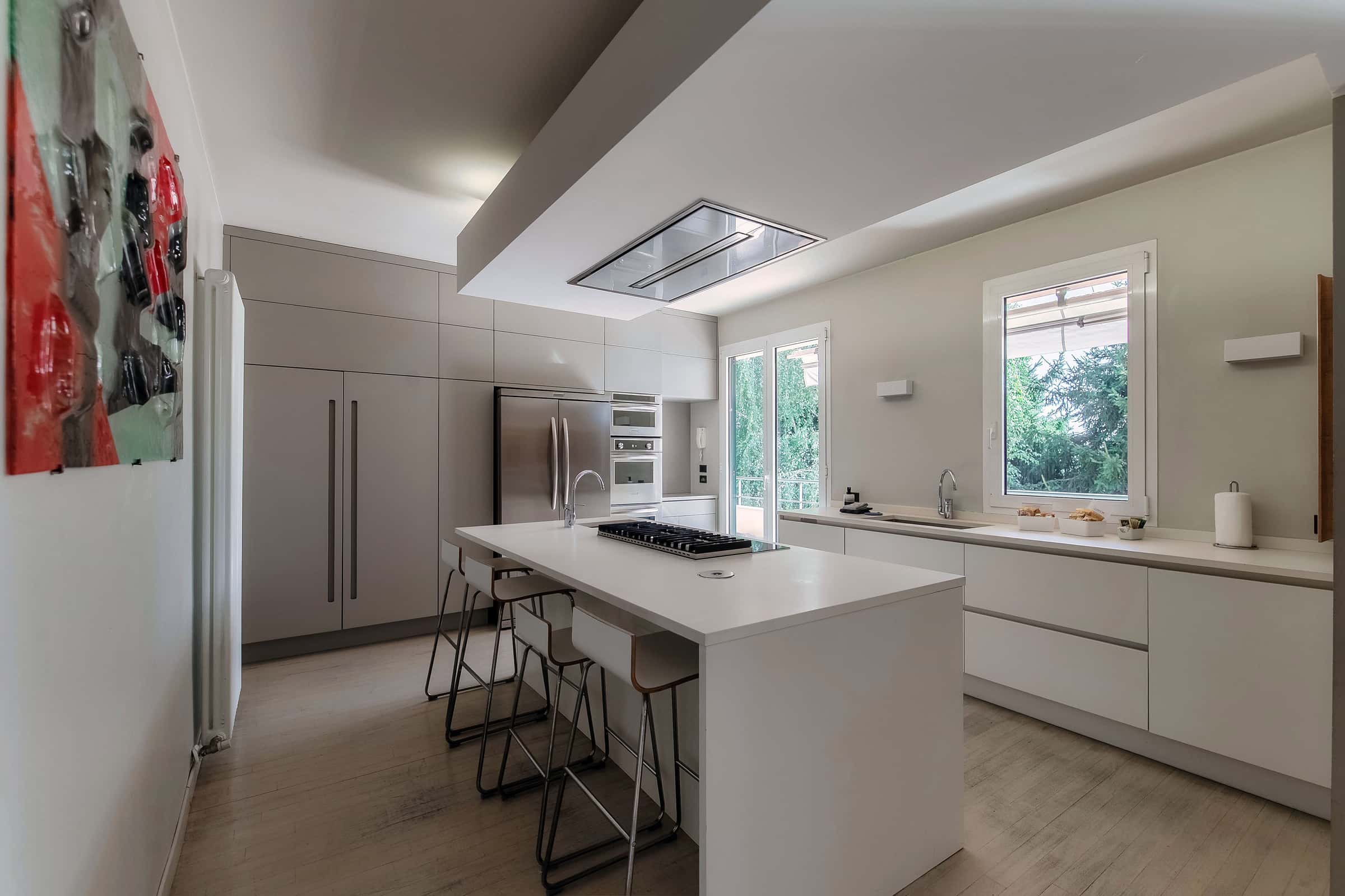 VILLA MARTA - Villa moderna con 4 camere e giardino tra le colline sopra Como