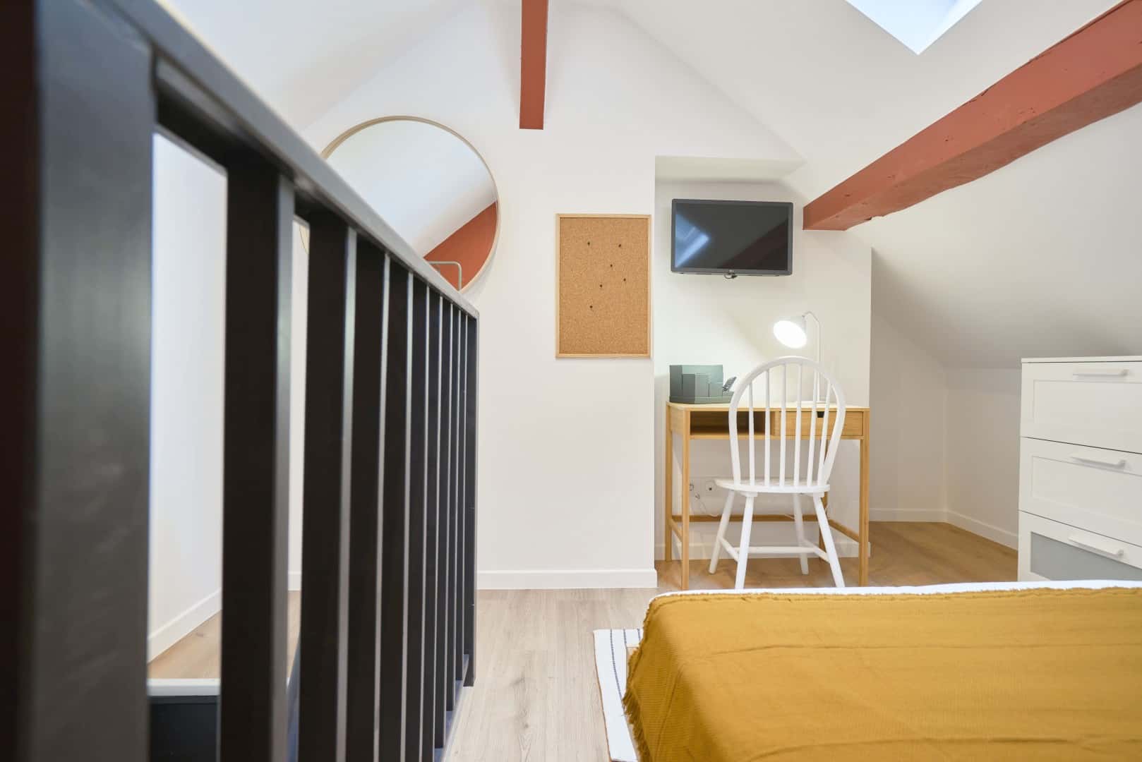 Chambre 8 - MOLINEL C