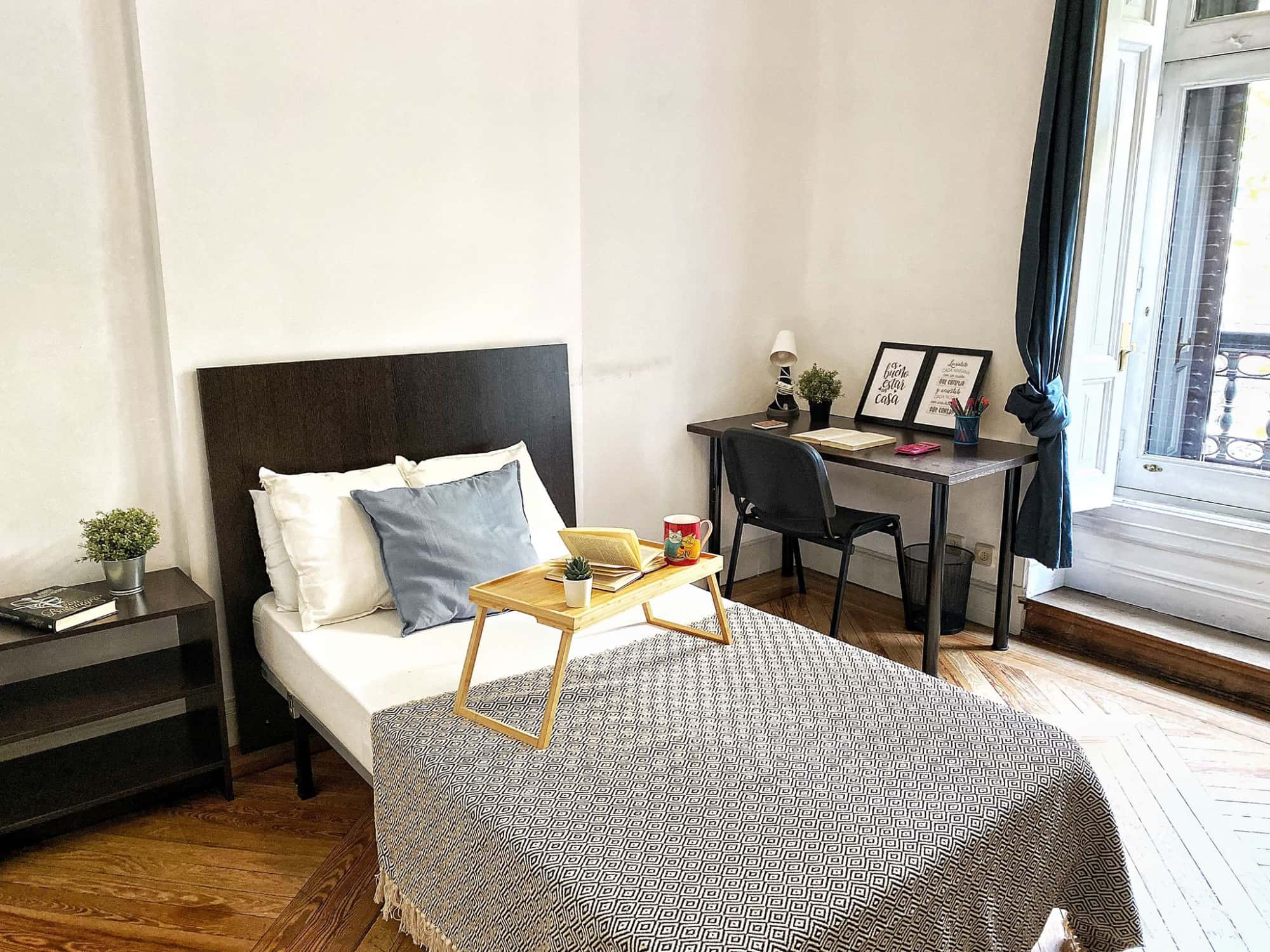 Calle de Sagasta, 12 (ONLY STUDENTS)