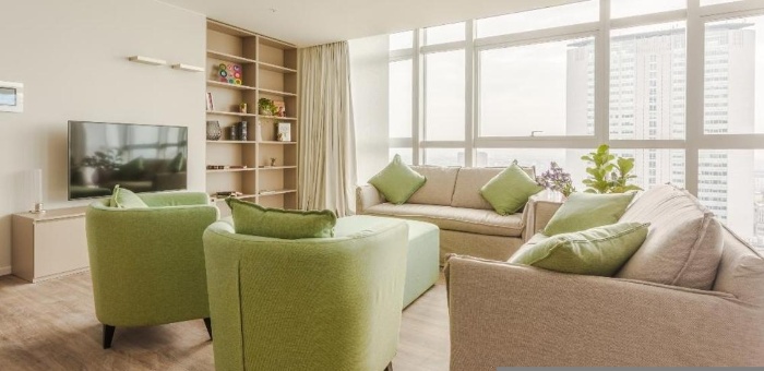 Listing photo thumbnail