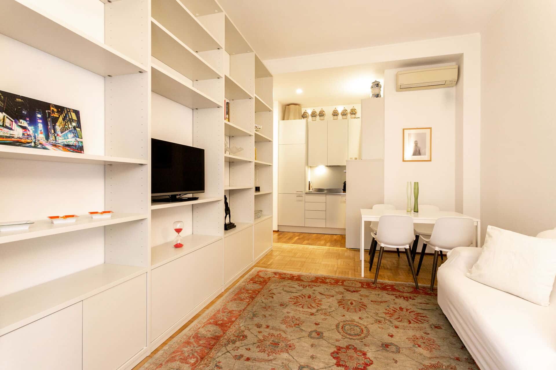 Apartment Milan, 2 beds — photo 2