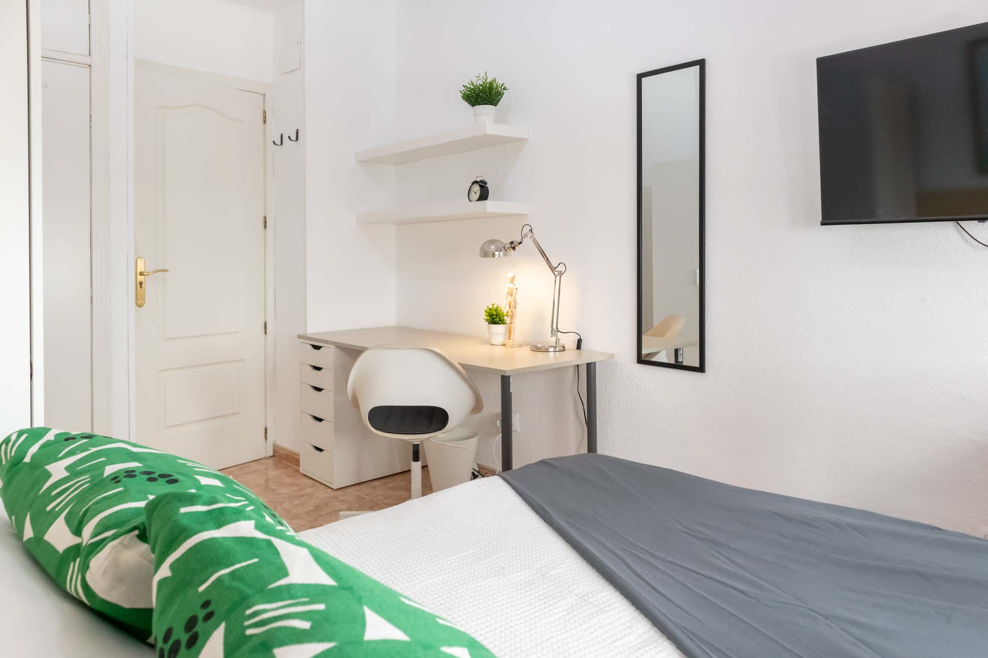 Habitacion privada en calle Dos Hermanas, Madrid