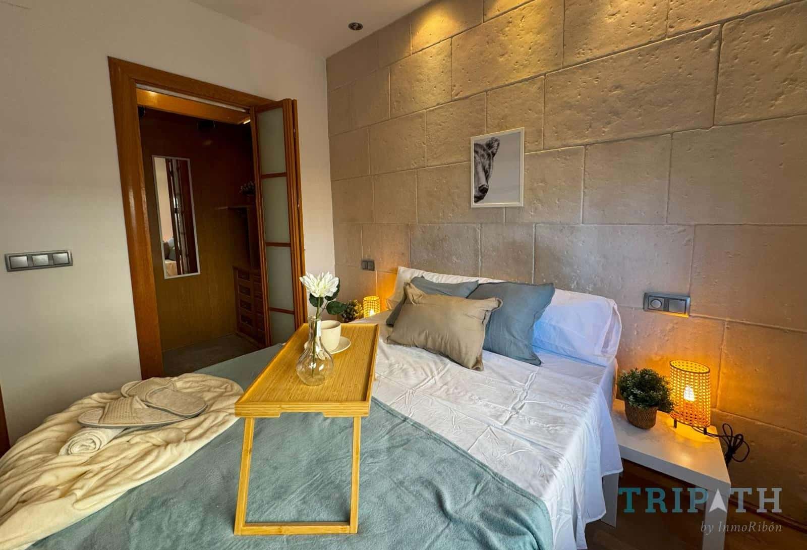 Double bed in Magnificent rooms for rent located in Madrid